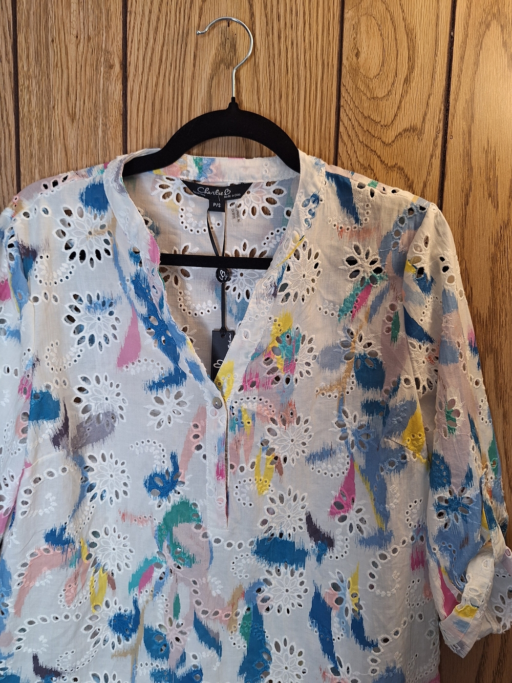 CHARLIE B White Eyelet Blouse with Multicolor Brushstroke Print Size Small NWT - Picture 2 of 7